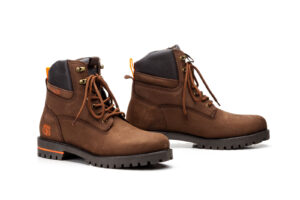 11572 Bota para caballero en piel de color marrón, con cordones ( hecho en España)