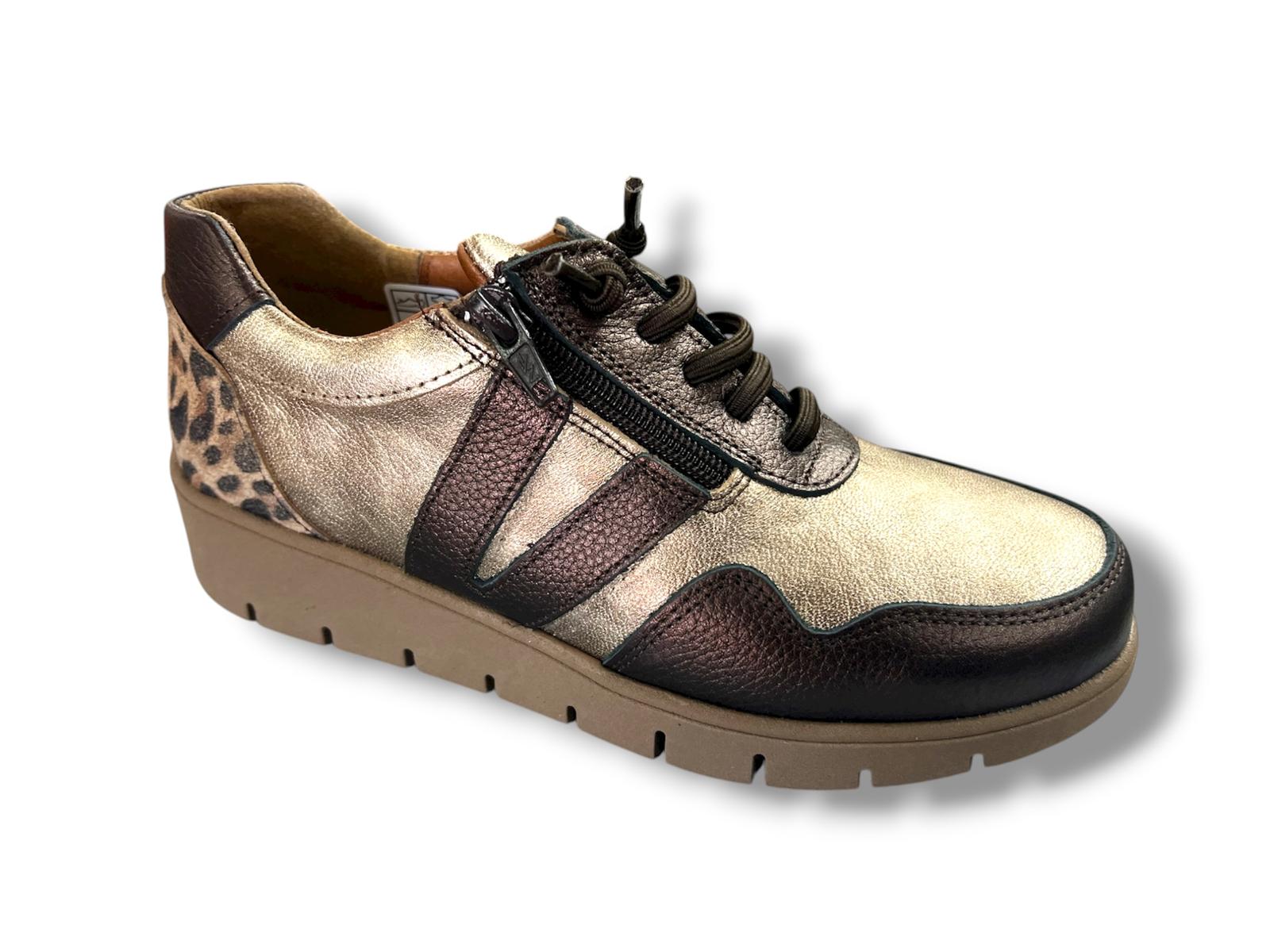 18 Deportivo casual para señora en piel con cordón elástico de color metal leopardo ( hecho en España)