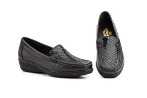 3060 Mocasín tipo kiowa para señora en piel de color negro ( hecho en España)