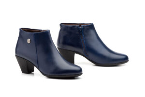 417 Botín para señora en piel con tacón y cremallera lateral de color marino ( hecho en España)