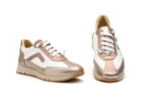 4455 Zapato casual para señora en piel de color blanco combinado bronce ( hecho en España)
