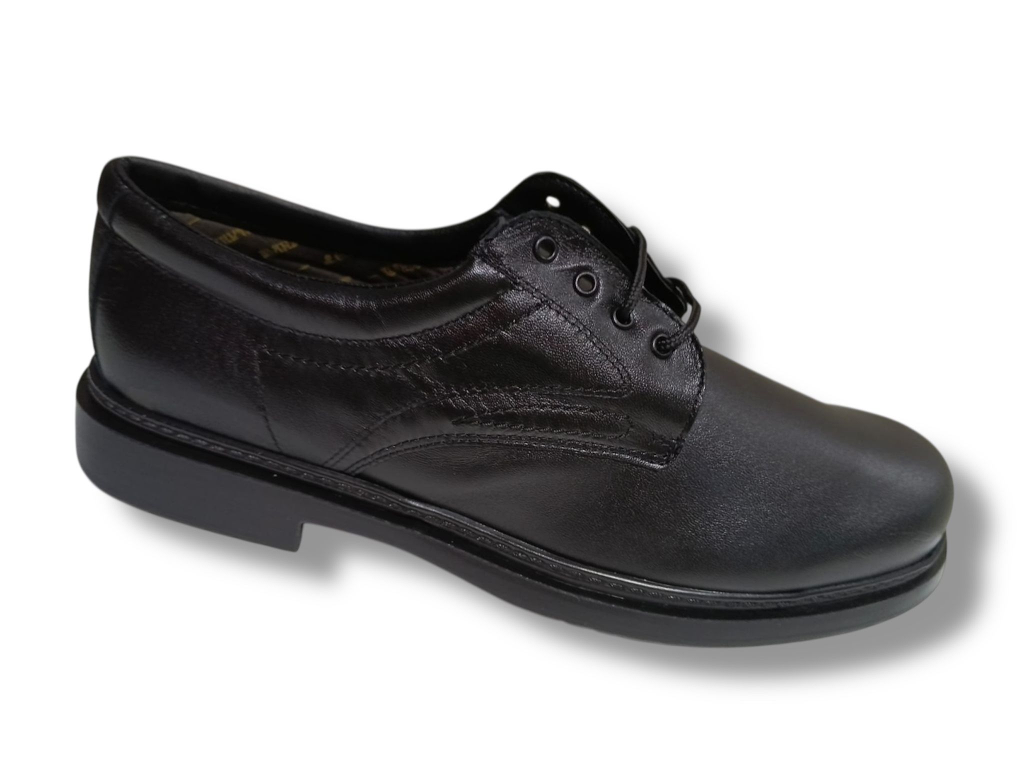 541 Zapato de caballero con cordones tipo blucher, especial camarero, en piel de color negro, fabricado en España.