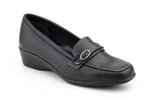 614 Mocasín con cuña para señora en piel de color negro ( hecho en España)