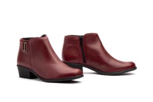 6300 Botín para señora en piel con tacón y cremallera lateral de color burdeos ( hecho en España)