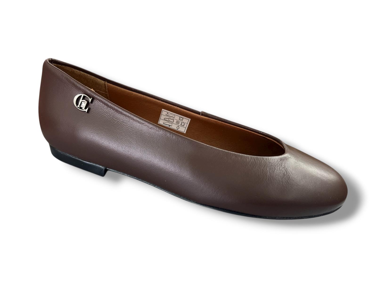 635 Manoletina para señora en piel de color marrón ( hecho en España)