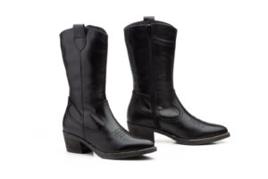 940 Bota para señora Cowboy en piel con tacón y cremallera lateral de color negro ( hecho en España)