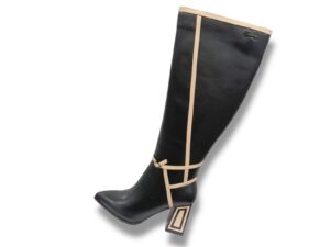 84576 A Bota de señora caña alta material vegano en color negro elegant boot con cremallera lateral.