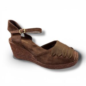 Valenciana con cuña de yute en antelina de color marrón L-713