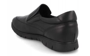 Zapato de piel para hombre modelo 13361 con elásticos laterales en negro y cuero