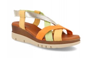 Sandalia de piel para mujer modelo 13744 con diseño de tiras cruzadas y suela bio